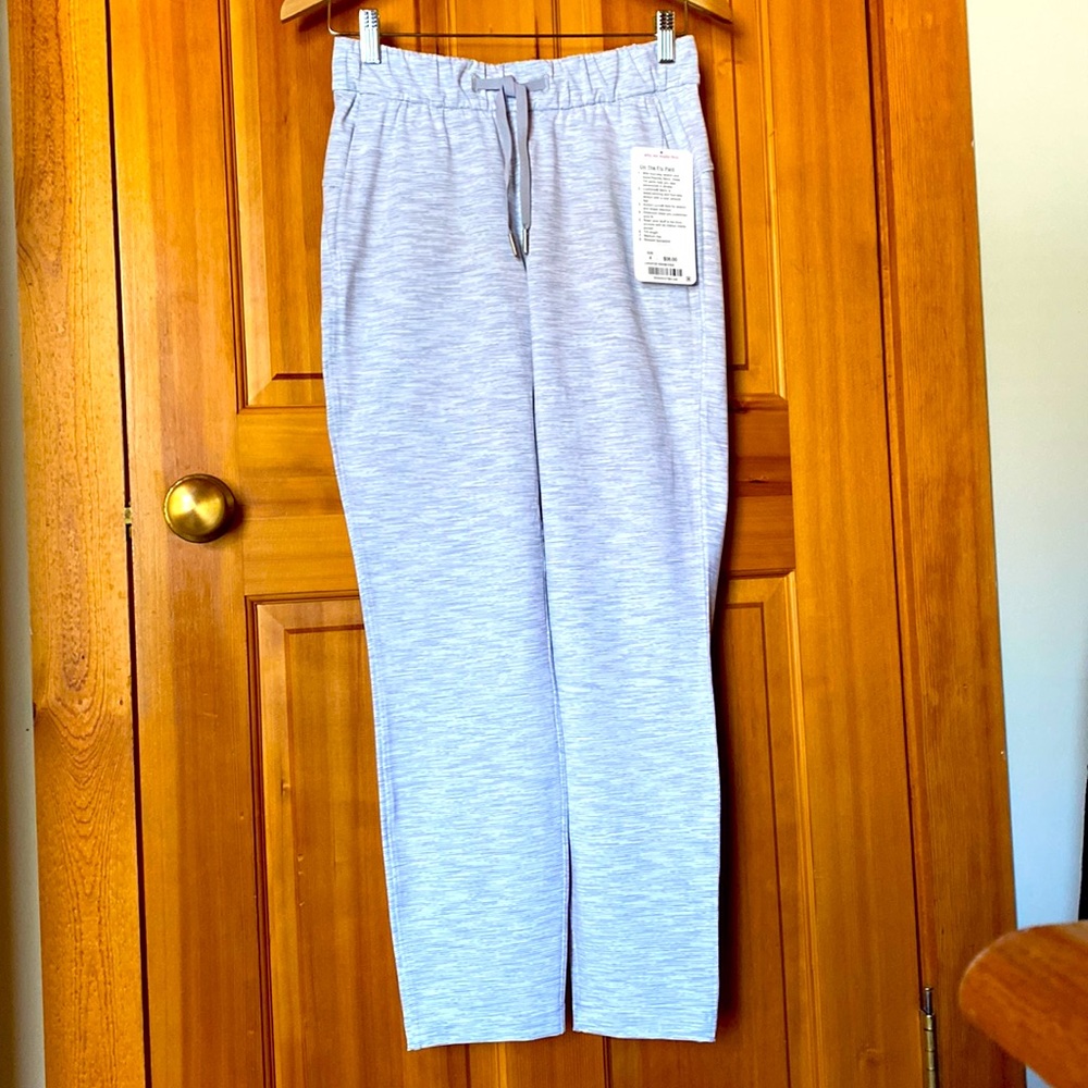 NWT Lululemon On the Fly Pant. Size 4